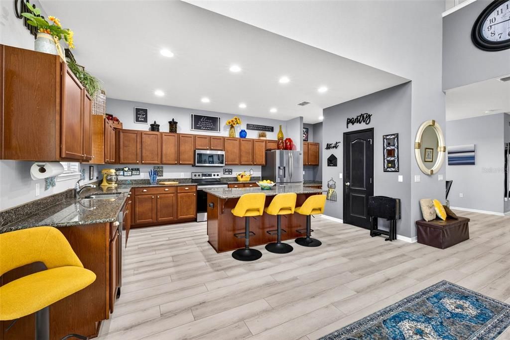 For Sale: $435,000 (4 beds, 3 baths, 3152 Square Feet)