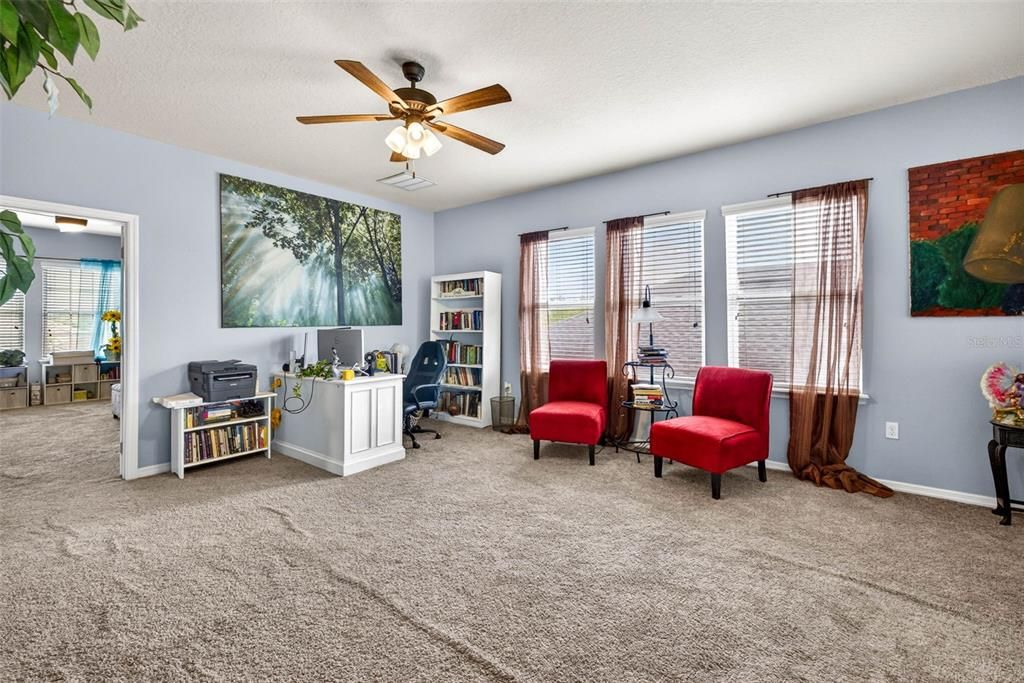 For Sale: $435,000 (4 beds, 3 baths, 3152 Square Feet)
