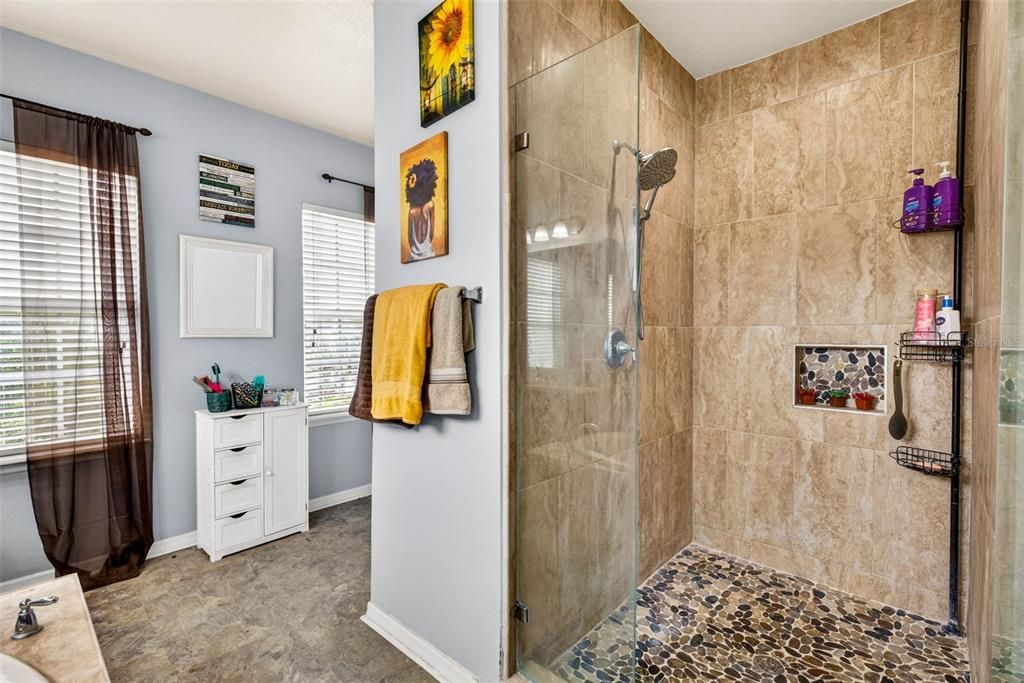 For Sale: $435,000 (4 beds, 3 baths, 3152 Square Feet)