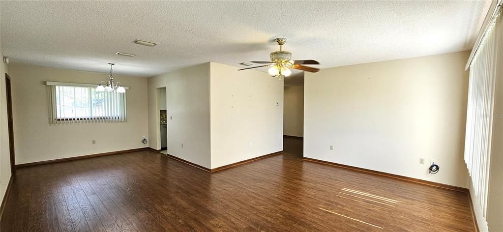 待售: $210,000 (3 贝兹, 2 浴室, 1404 平方英尺)