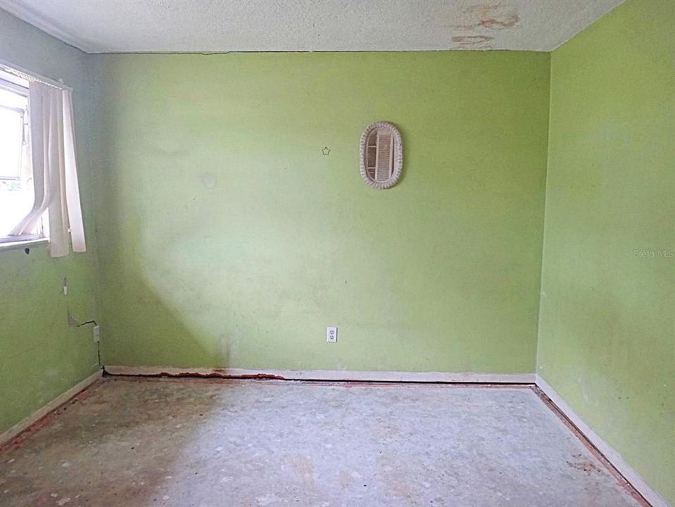 For Sale: $315,000 (3 beds, 2 baths, 1803 Square Feet)