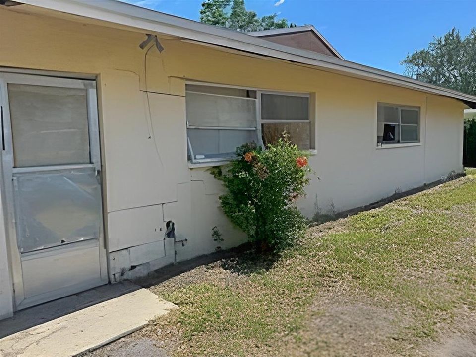 For Sale: $315,000 (3 beds, 2 baths, 1803 Square Feet)