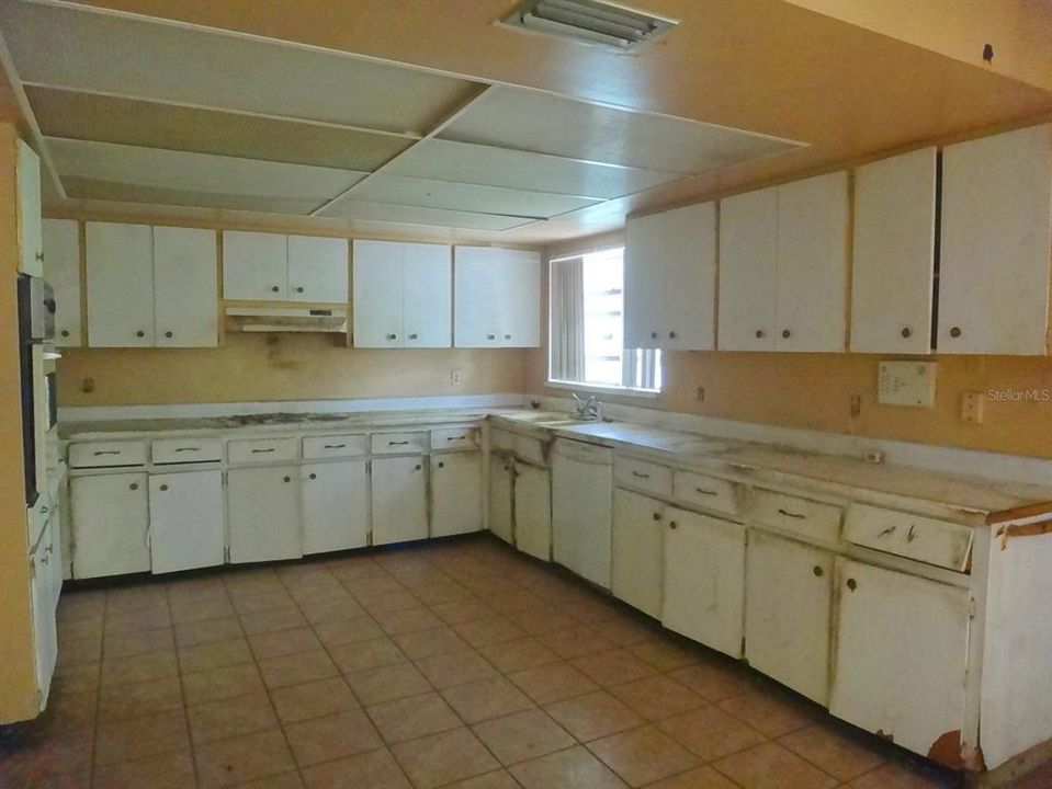 For Sale: $315,000 (3 beds, 2 baths, 1803 Square Feet)