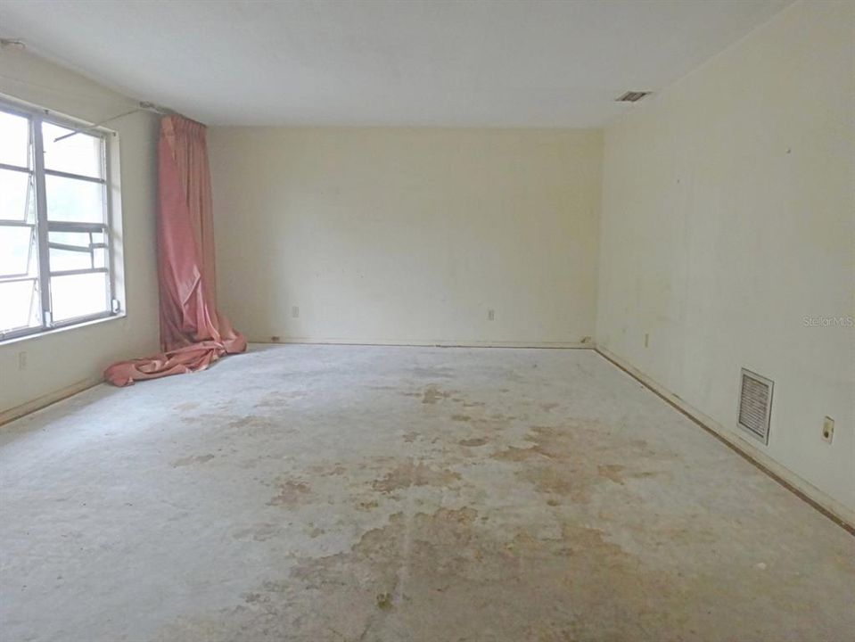 For Sale: $315,000 (3 beds, 2 baths, 1803 Square Feet)