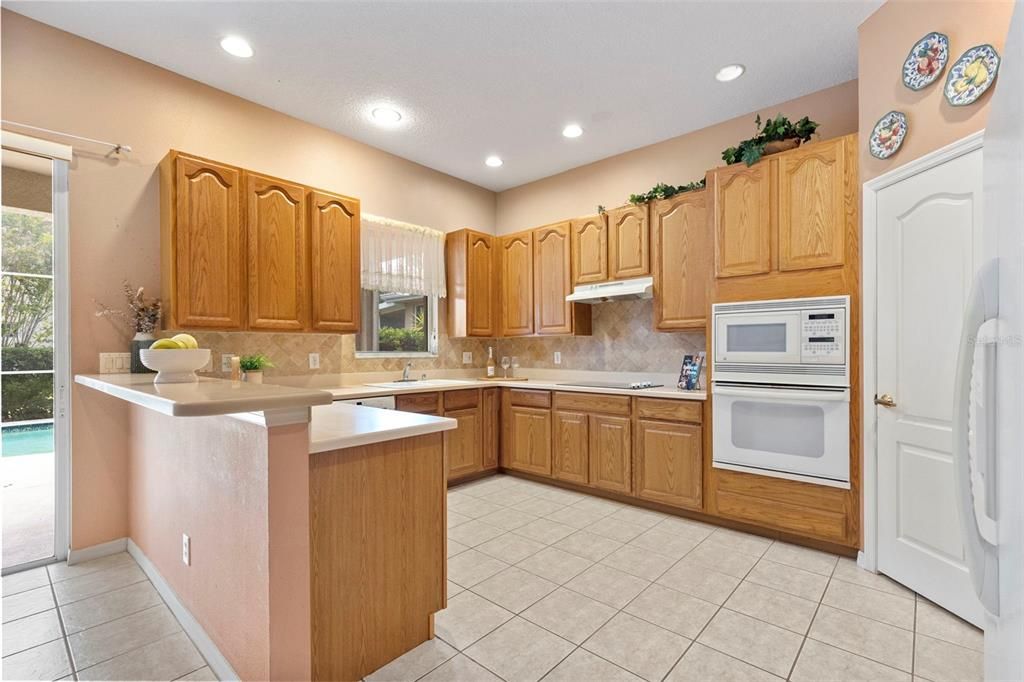 For Sale: $630,000 (5 beds, 3 baths, 3221 Square Feet)
