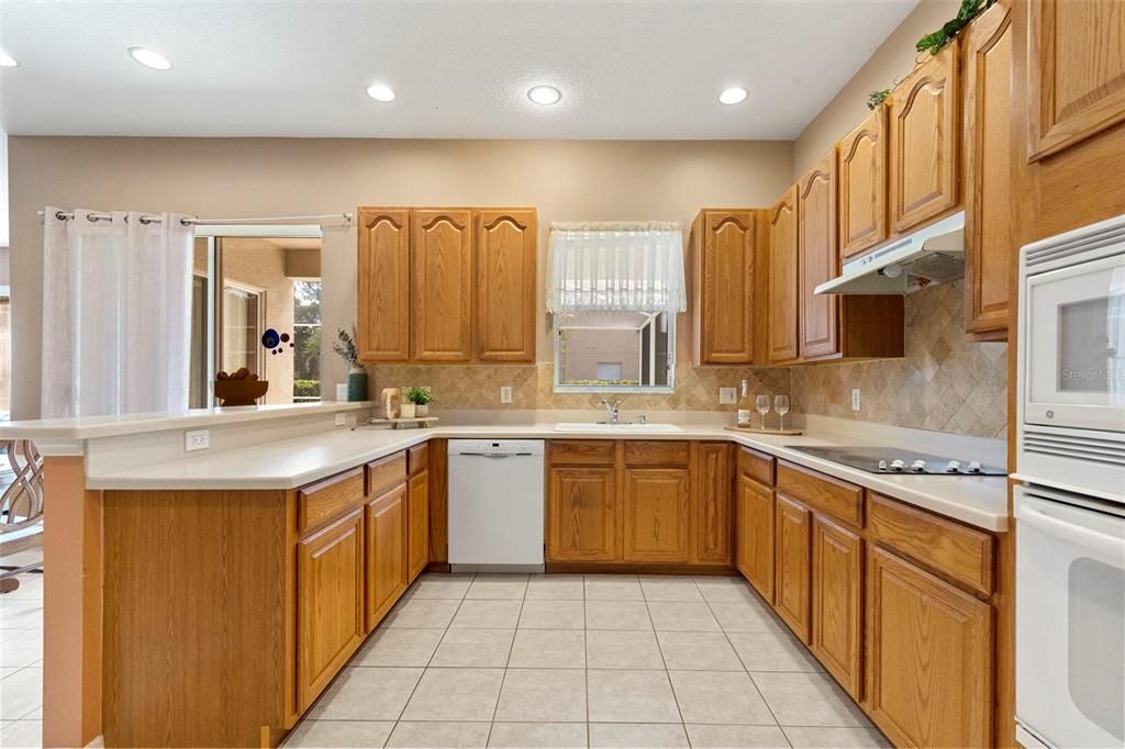 For Sale: $630,000 (5 beds, 3 baths, 3221 Square Feet)