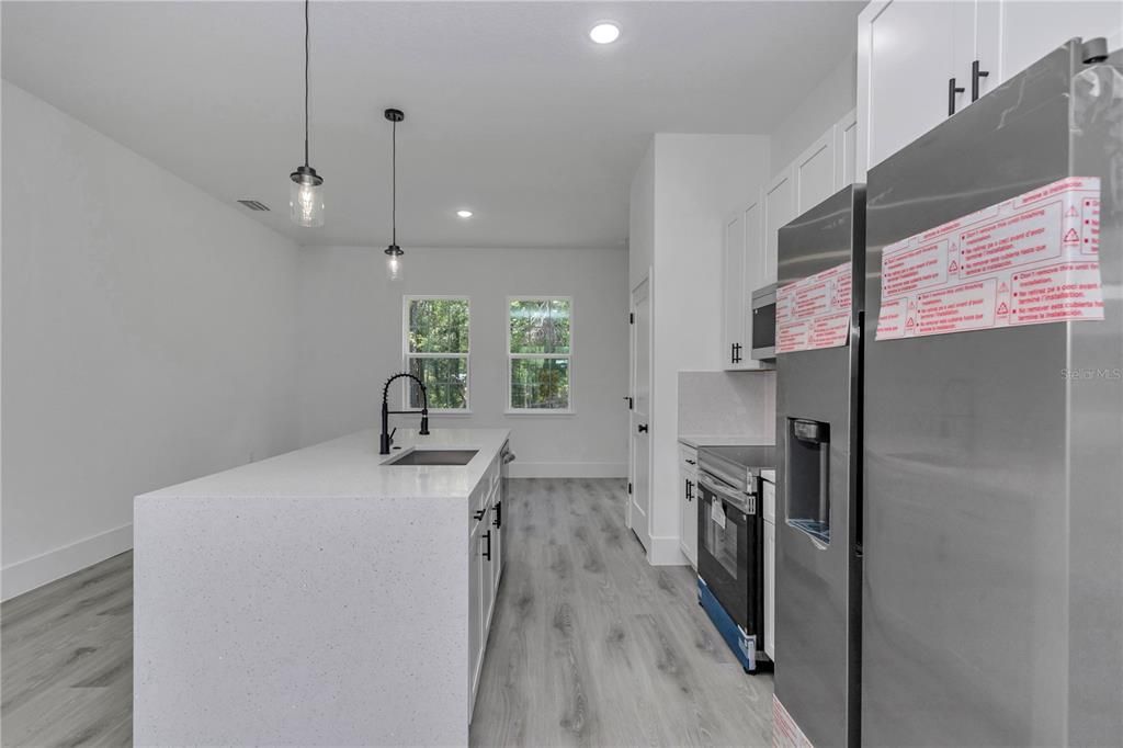 For Sale: $274,900 (3 beds, 2 baths, 1496 Square Feet)