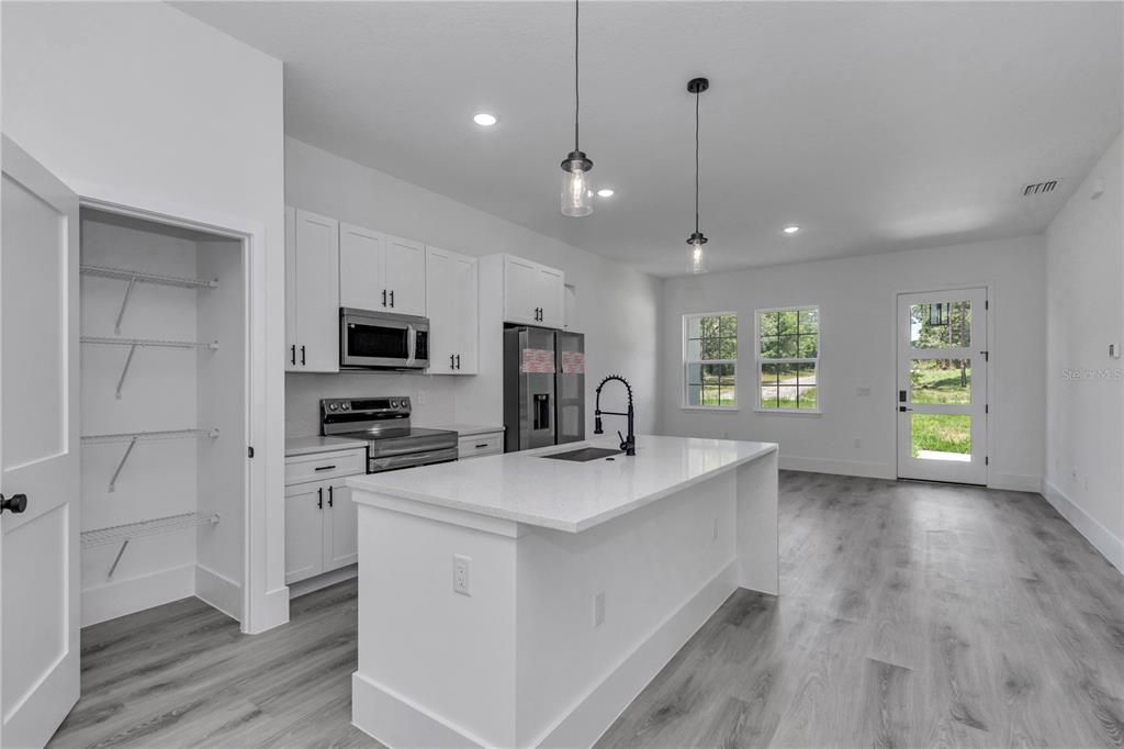 For Sale: $274,900 (3 beds, 2 baths, 1496 Square Feet)
