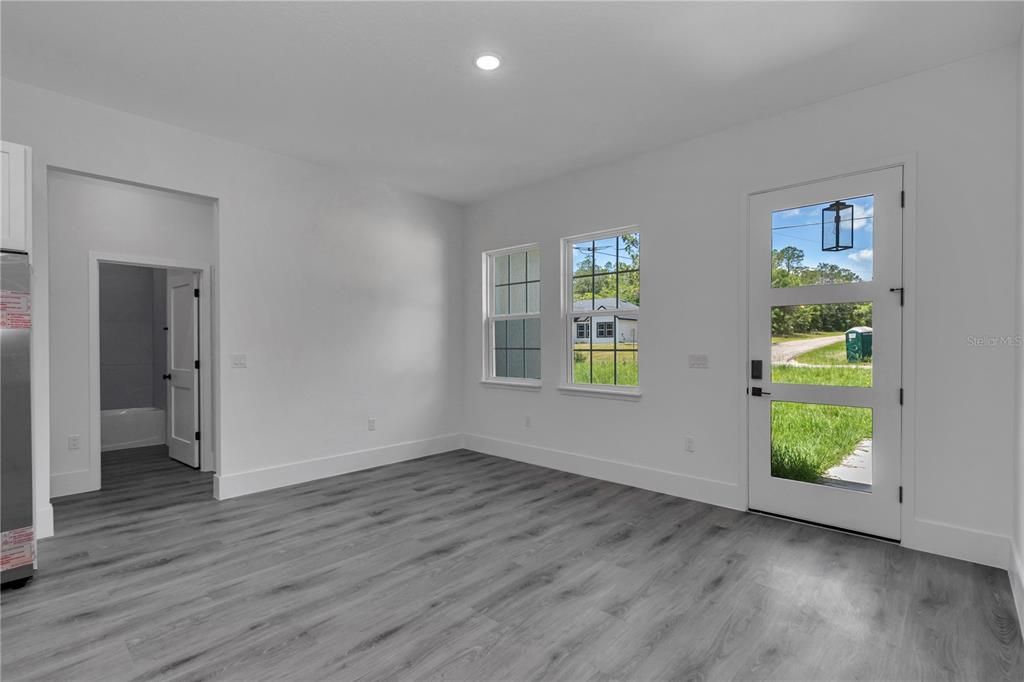 For Sale: $274,900 (3 beds, 2 baths, 1496 Square Feet)