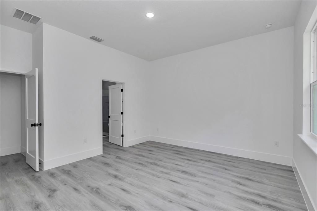For Sale: $274,900 (3 beds, 2 baths, 1496 Square Feet)