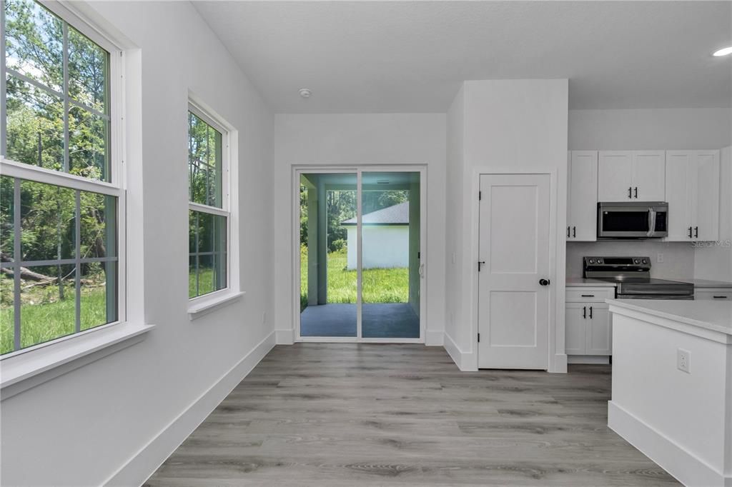 For Sale: $274,900 (3 beds, 2 baths, 1496 Square Feet)