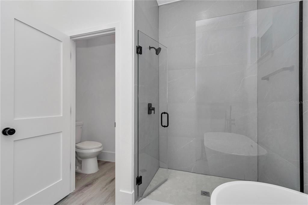 For Sale: $274,900 (3 beds, 2 baths, 1496 Square Feet)