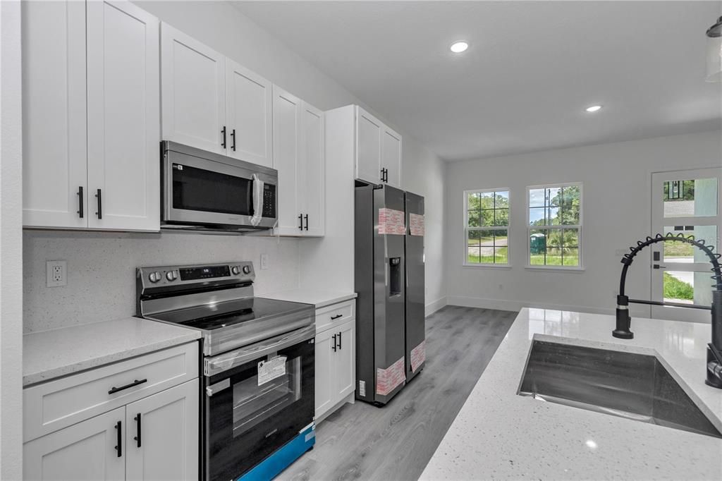 For Sale: $274,900 (3 beds, 2 baths, 1496 Square Feet)