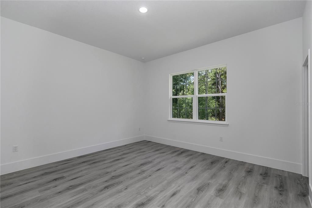 For Sale: $274,900 (3 beds, 2 baths, 1496 Square Feet)