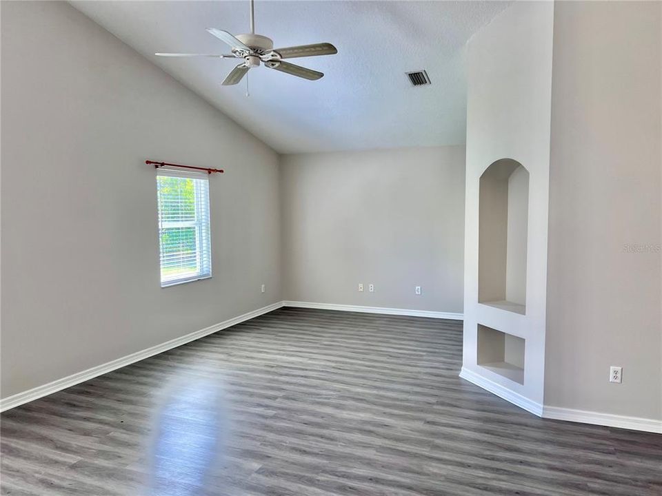 For Rent: $2,200 (3 beds, 2 baths, 2078 Square Feet)