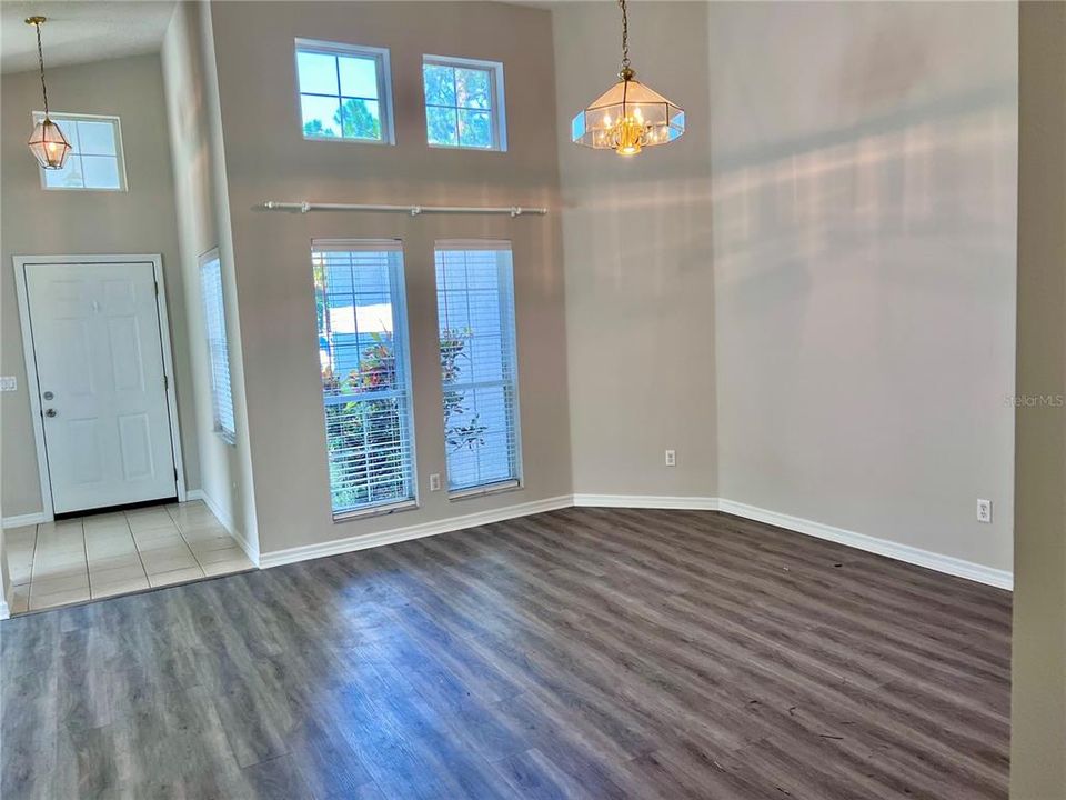 For Rent: $2,200 (3 beds, 2 baths, 2078 Square Feet)