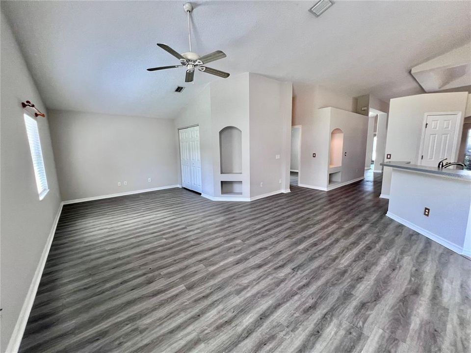 For Rent: $2,200 (3 beds, 2 baths, 2078 Square Feet)
