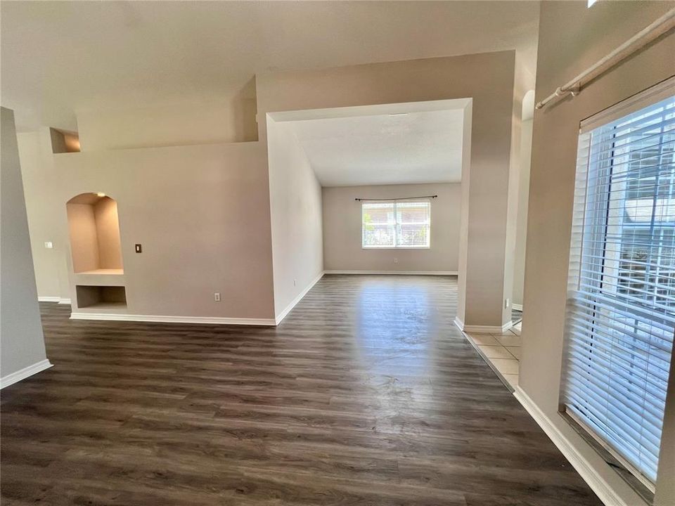 For Rent: $2,200 (3 beds, 2 baths, 2078 Square Feet)