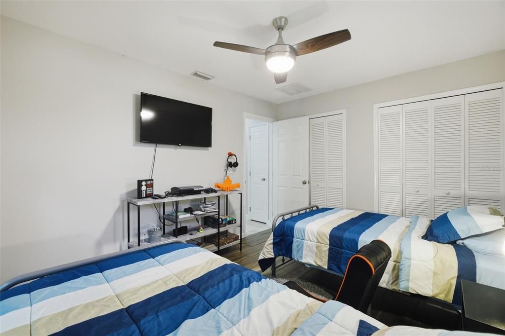 For Sale: $469,900 (3 beds, 2 baths, 1470 Square Feet)