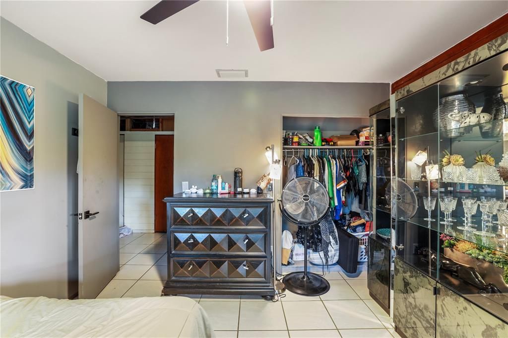 En Venta: $849,000 (4 camas, 3 baños, 2911 Pies cuadrados)