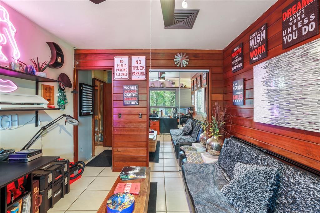 En Venta: $849,000 (4 camas, 3 baños, 2911 Pies cuadrados)