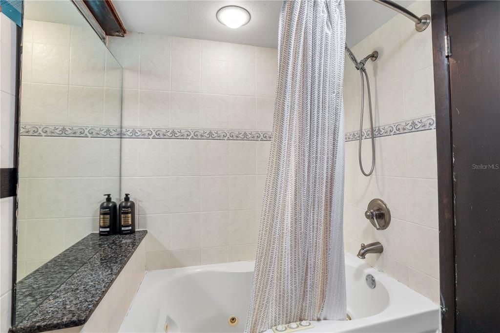En Venta: $849,000 (4 camas, 3 baños, 2911 Pies cuadrados)