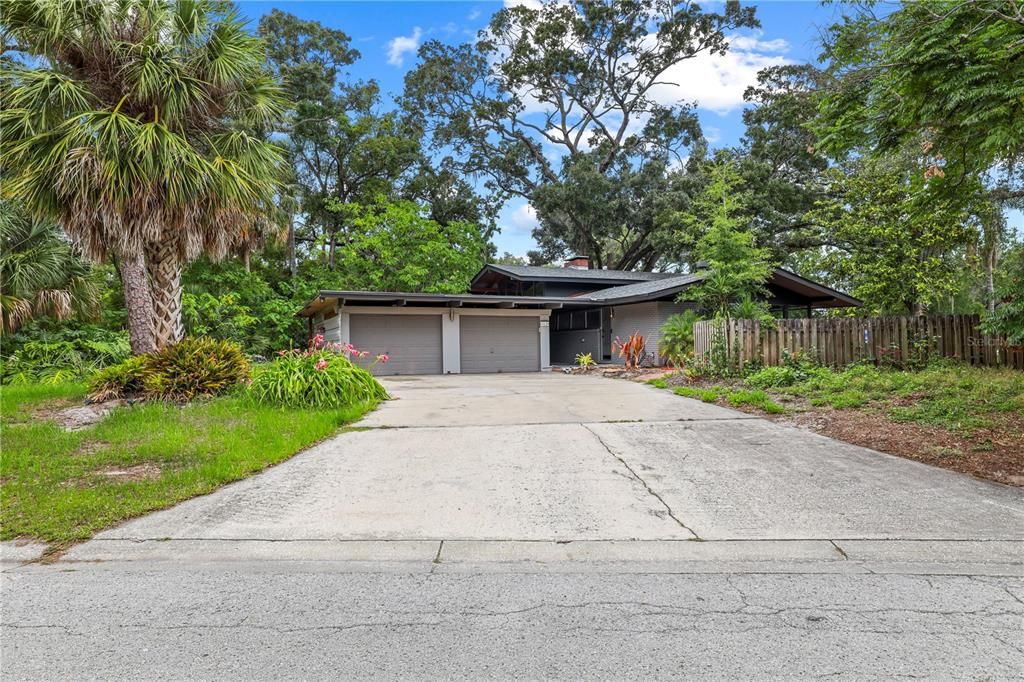 En Venta: $849,000 (4 camas, 3 baños, 2911 Pies cuadrados)