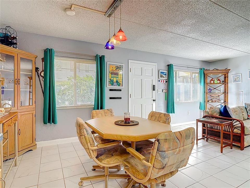 En Venta: $104,900 (2 camas, 1 baños, 864 Pies cuadrados)