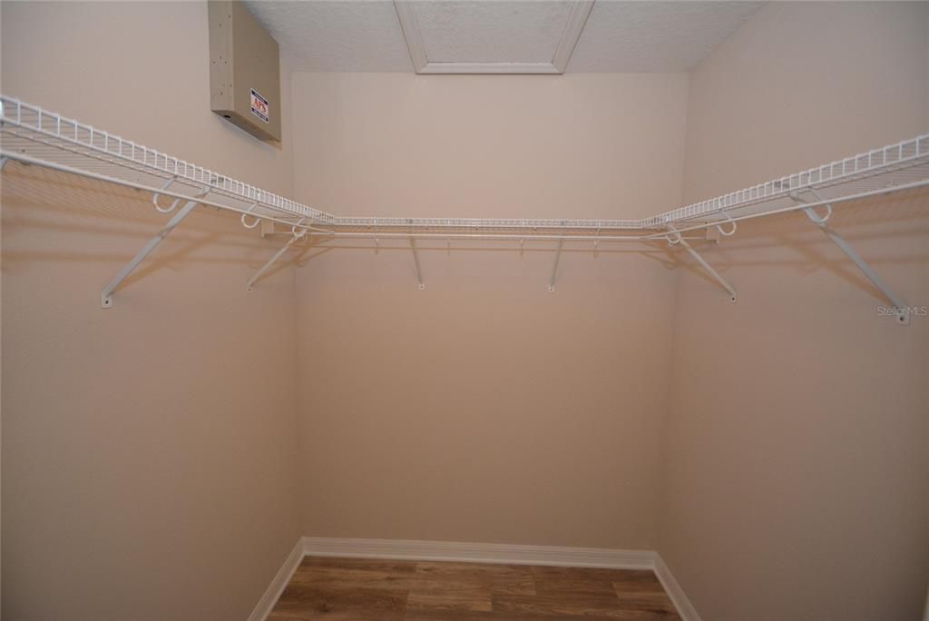 For Rent: $2,650 (4 beds, 3 baths, 2427 Square Feet)