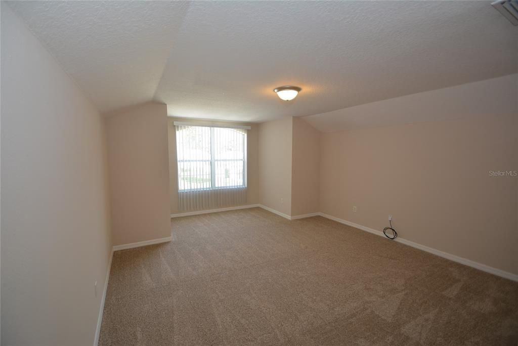 For Rent: $2,650 (4 beds, 3 baths, 2427 Square Feet)