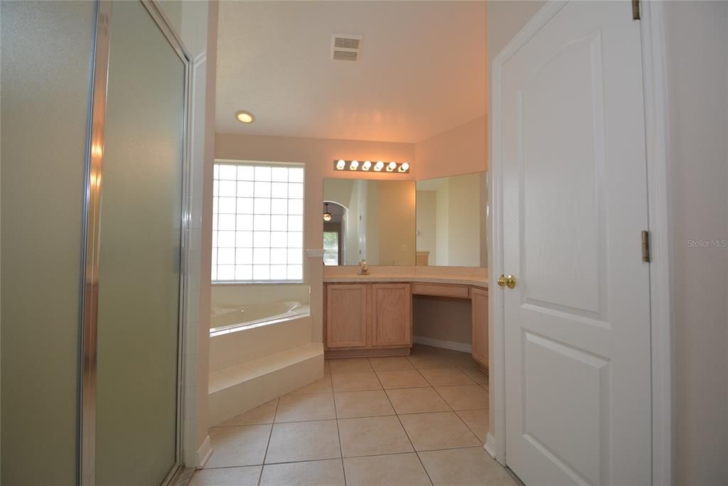 For Rent: $2,650 (4 beds, 3 baths, 2427 Square Feet)