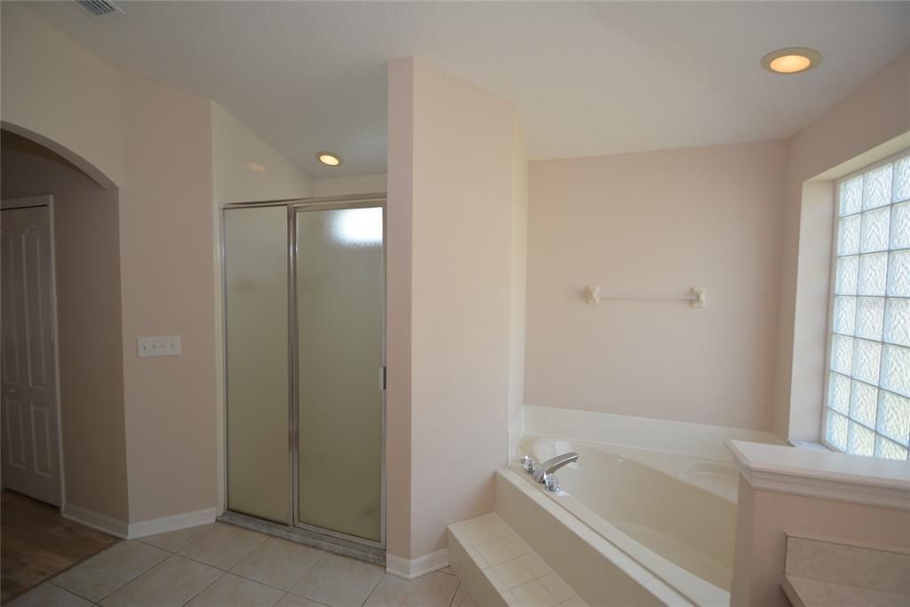 For Rent: $2,650 (4 beds, 3 baths, 2427 Square Feet)