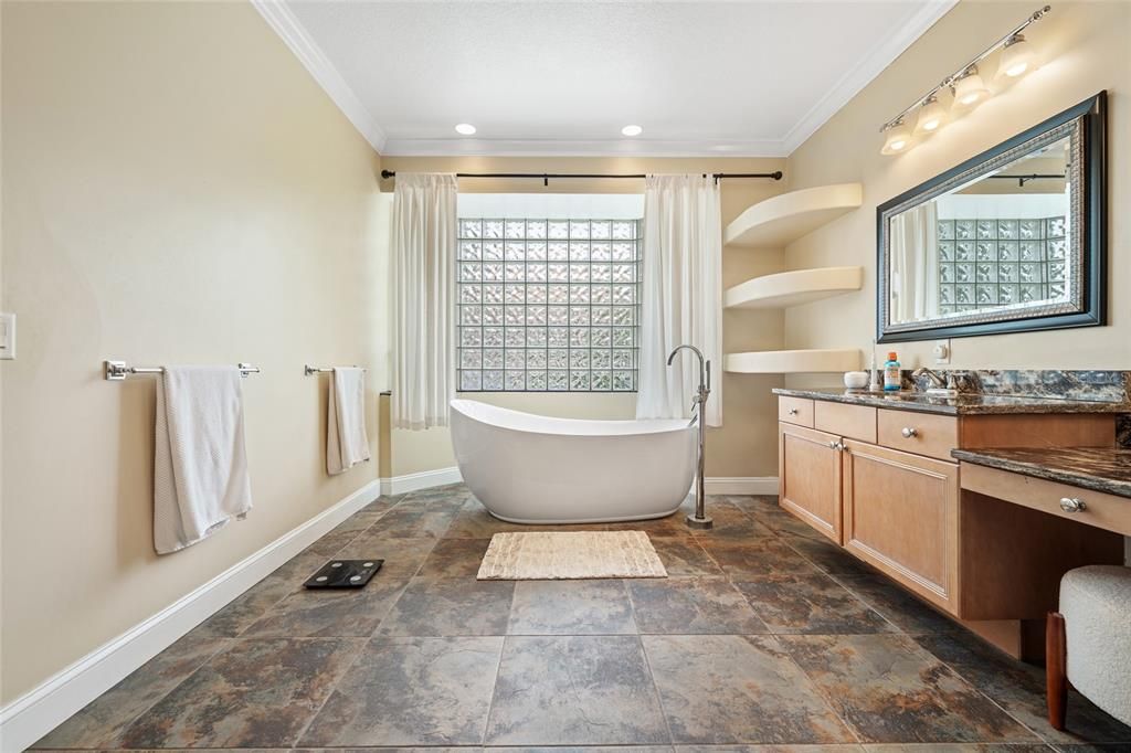 For Sale: $1,375,000 (5 beds, 4 baths, 4269 Square Feet)