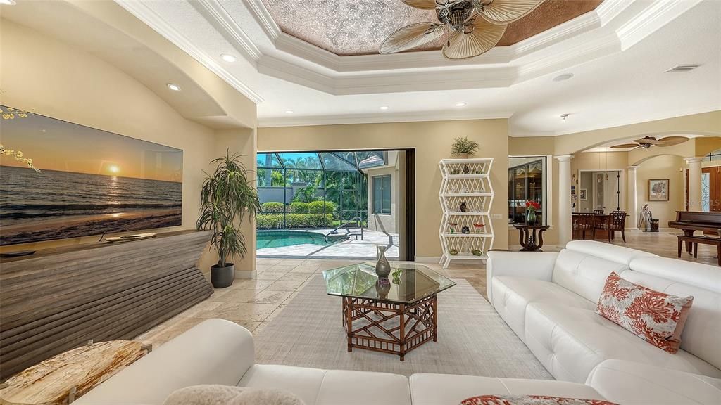 For Sale: $1,550,000 (3 beds, 2 baths, 3080 Square Feet)