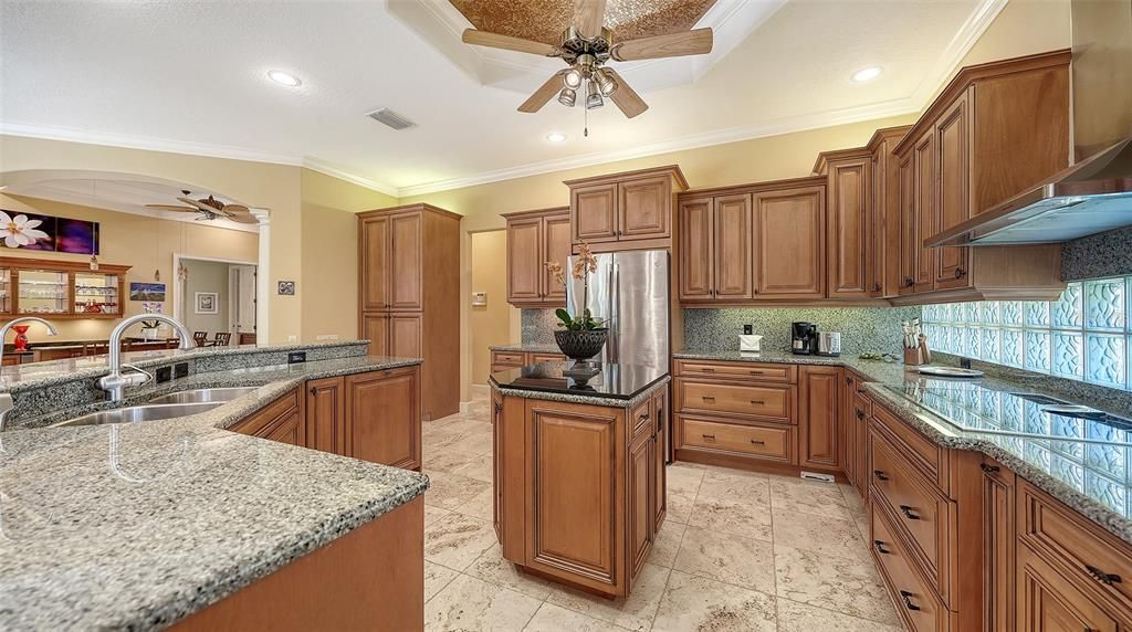 For Sale: $1,550,000 (3 beds, 2 baths, 3080 Square Feet)