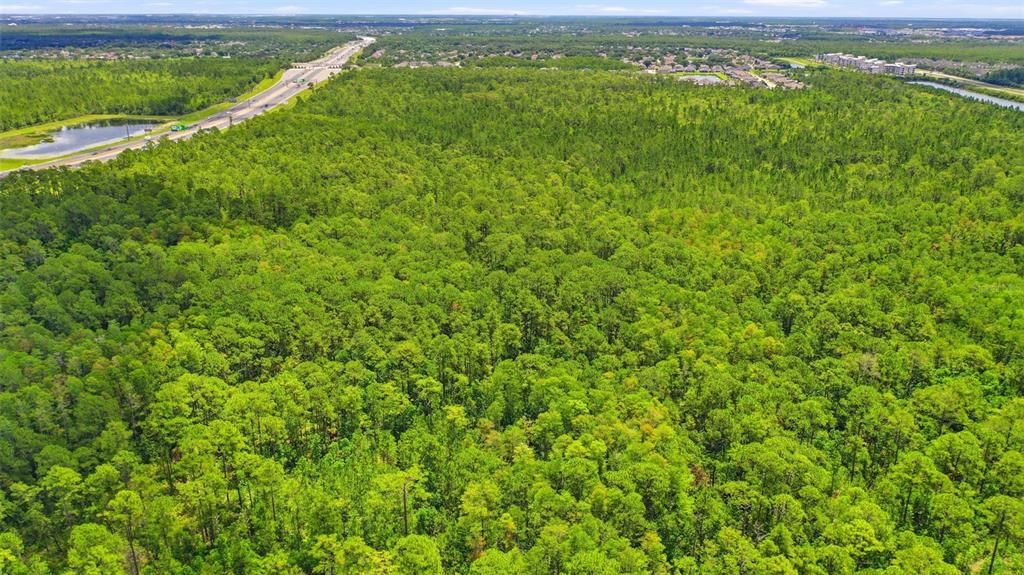 待售: $643,500 (1.17 acres)