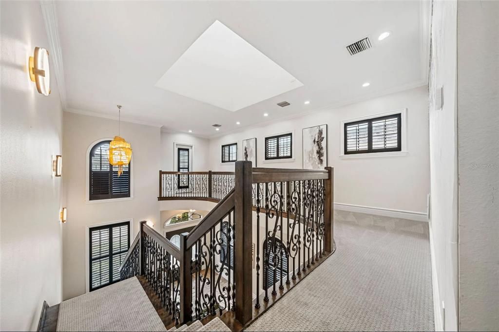 На продажу: $1,999,000 (5 спален, 5 ванн, 5649 Квадратных фут)