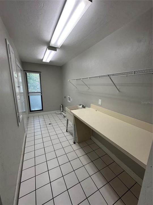 En Venta: $575,000 (5 camas, 3 baños, 2884 Pies cuadrados)