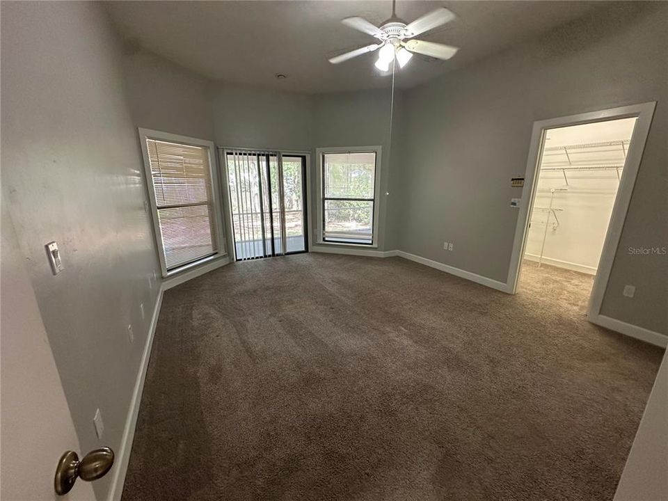 En Venta: $575,000 (5 camas, 3 baños, 2884 Pies cuadrados)