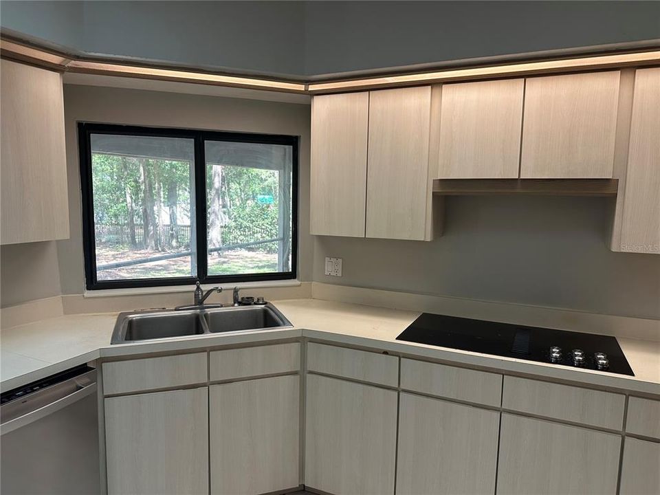 En Venta: $575,000 (5 camas, 3 baños, 2884 Pies cuadrados)