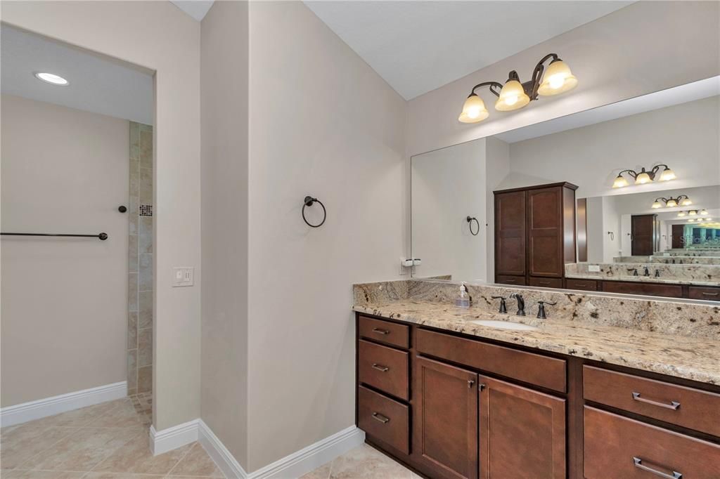 На продажу: $599,900 (4 спален, 3 ванн, 2270 Квадратных фут)