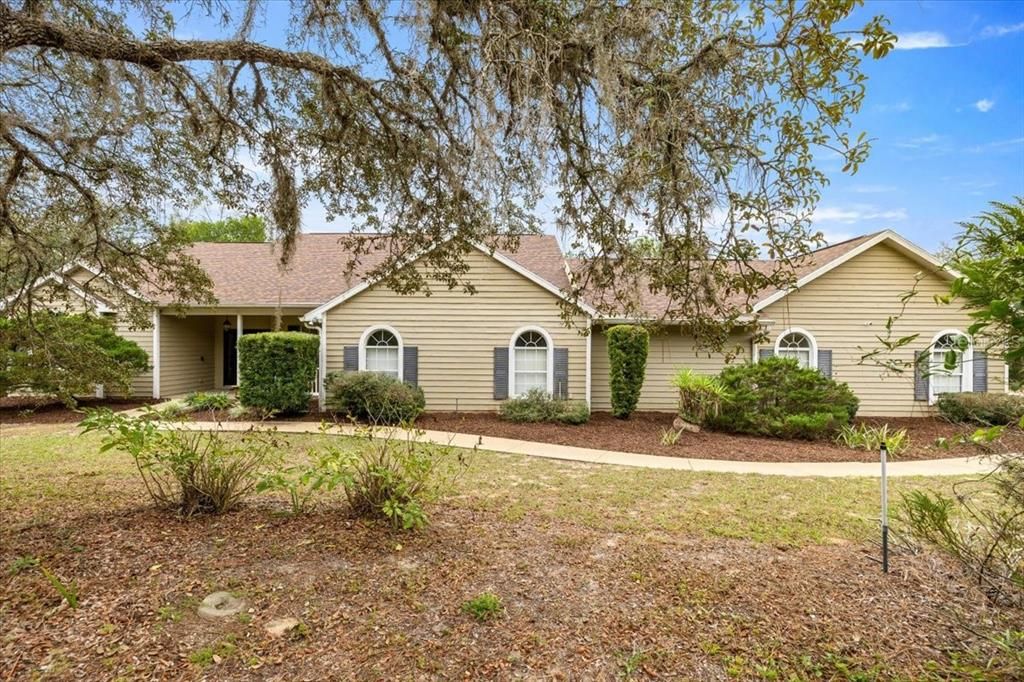 For Sale: $830,000 (4 beds, 3 baths, 3619 Square Feet)