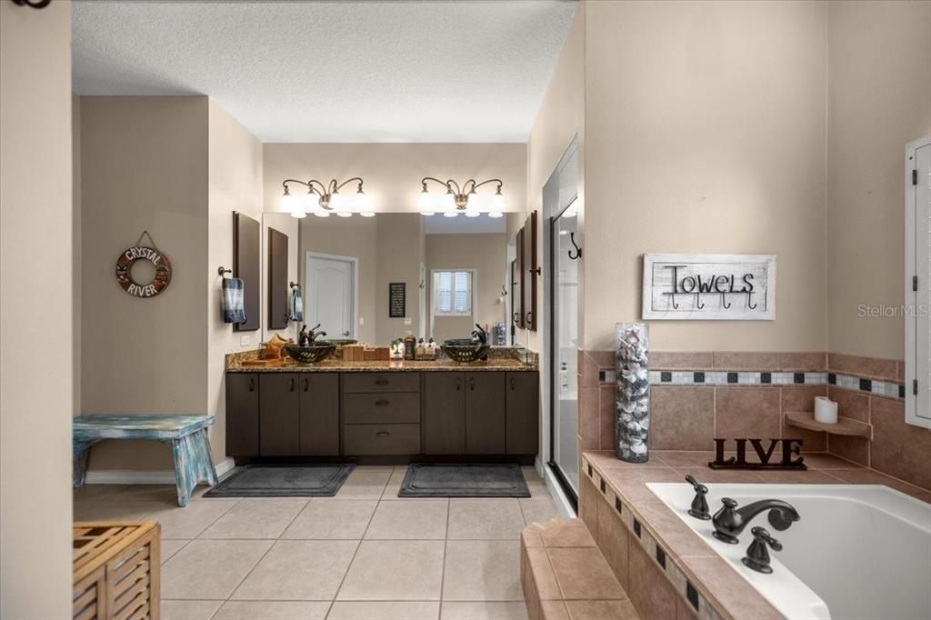 For Sale: $830,000 (4 beds, 3 baths, 3619 Square Feet)