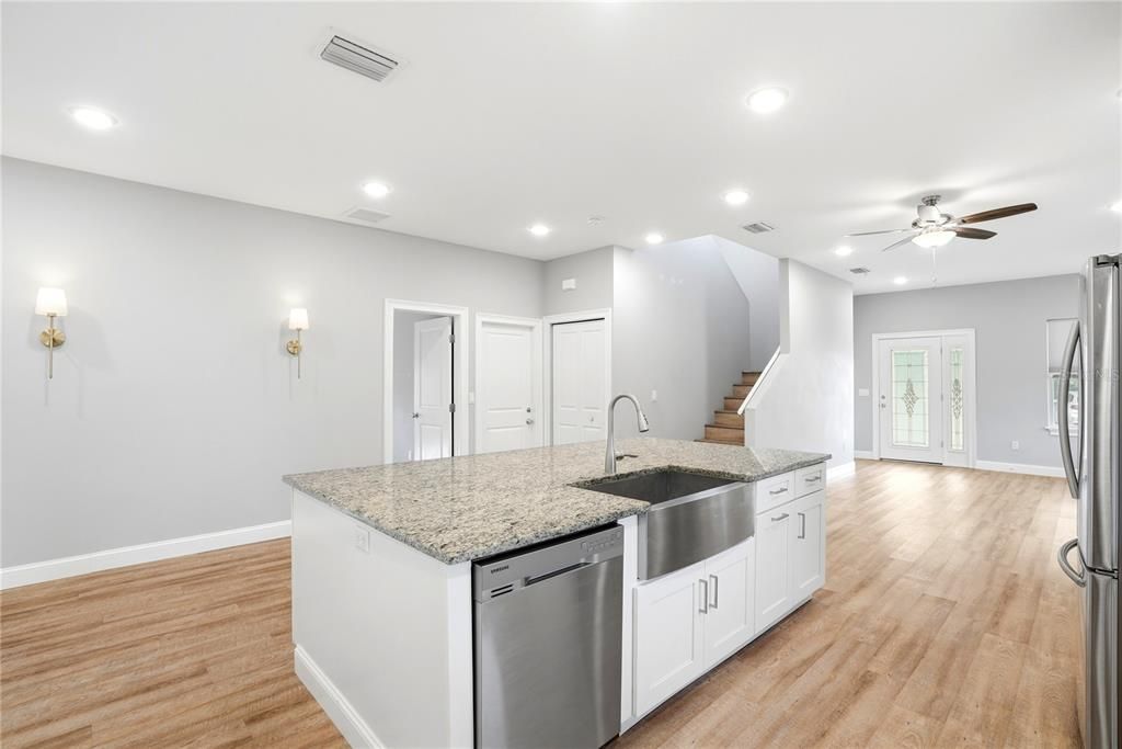 En Venta: $606,500 (3 camas, 2 baños, 2032 Pies cuadrados)