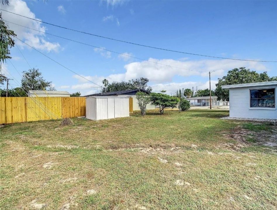 For Sale: $265,000 (2 beds, 1 baths, 1032 Square Feet)