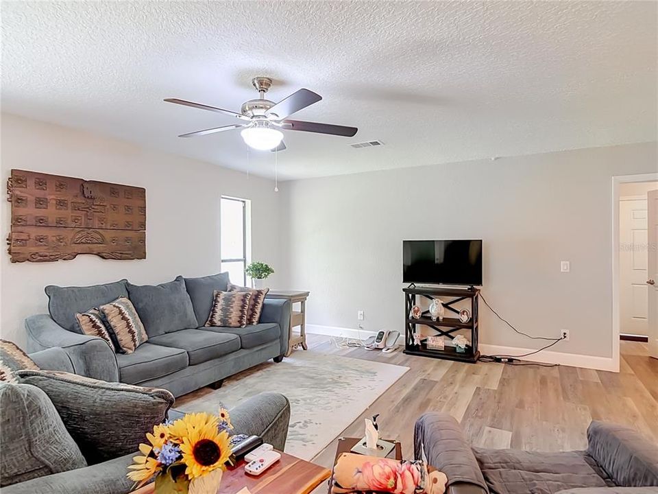 For Sale: $499,000 (4 beds, 3 baths, 3154 Square Feet)