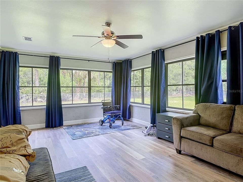 For Sale: $499,000 (4 beds, 3 baths, 3154 Square Feet)