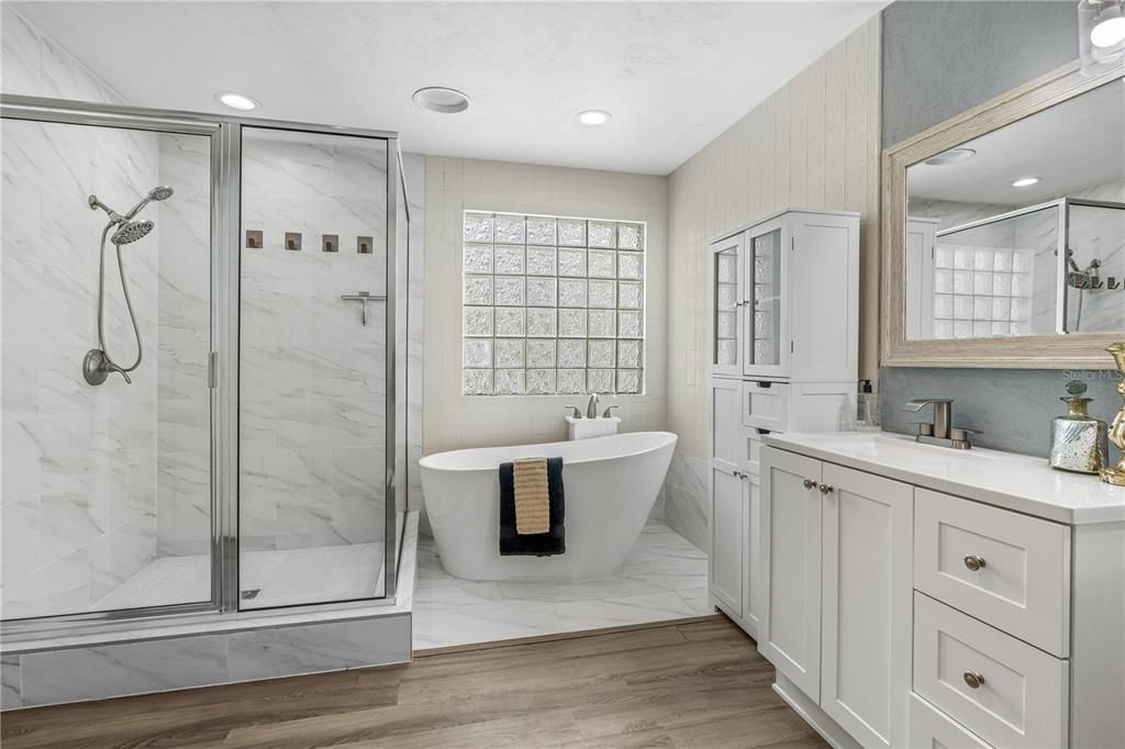 For Sale: $949,900 (4 beds, 4 baths, 4379 Square Feet)