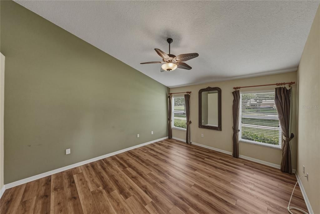 For Sale: $375,000 (3 beds, 2 baths, 2074 Square Feet)