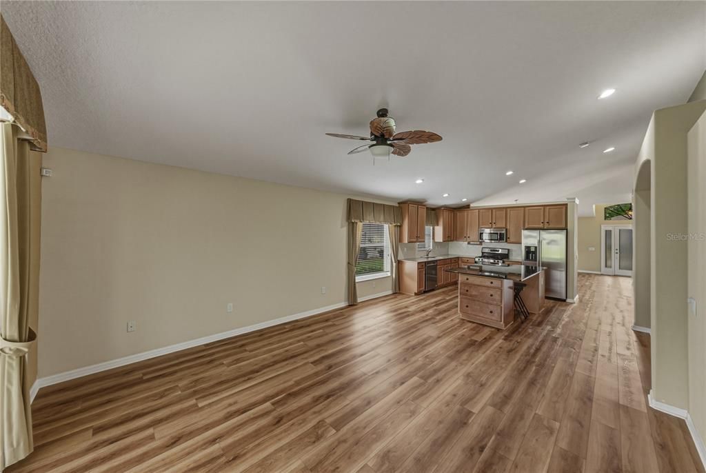 For Sale: $375,000 (3 beds, 2 baths, 2074 Square Feet)